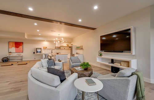 Washougal House | Modern Chateau on private hillside with breathtaking views of the Columbia River