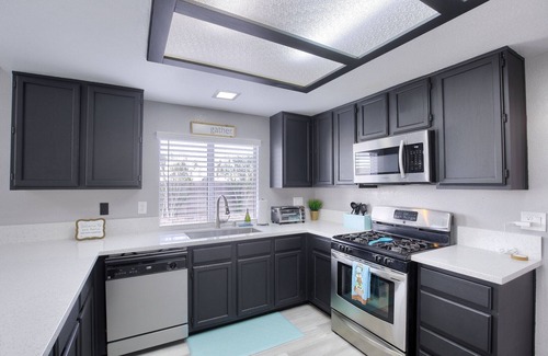 Green Valley North House | 🌴🌞❤️Modern Chic House w/SwimSpa♨️4br 3ba, 5⭐location 10min➡️Strip, 5min to 🛬