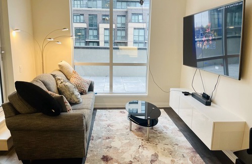 Islington - City Centre West Condo | Modern City Apartment with Terrace