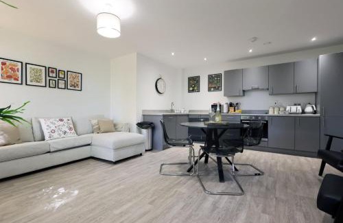 Taunton Apartment | Modern Comfort Near Castle St with WiFi & Parking!