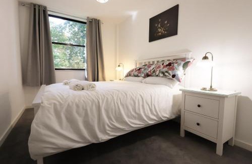 Taunton Apartment | Modern Comfort Near Castle St with WiFi & Parking!