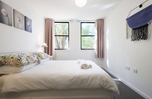 Taunton Apartment | Modern Comfort Near Castle St with WiFi & Parking!