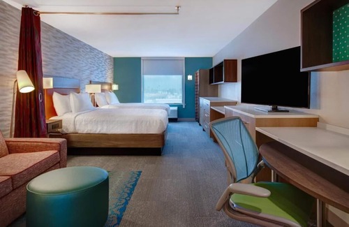 Garden Grove Hotel | Modern Comforts! Pool, Parking, Breakfast. Minutes to Discovery Science Center!