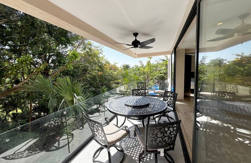 Puerto Aventuras Apartment | Modern Condo Jungle Retreat