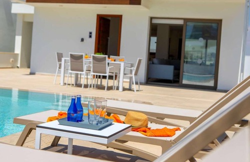 Softades Villa | Modern, contemporary villa close to the coast