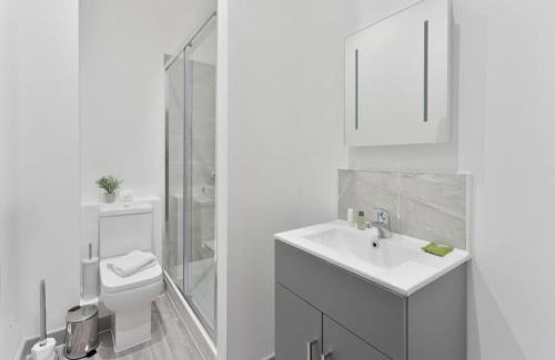 Brierley Hill Apartment | Modern & Cosy Budget 1 Bedroom Flat in Dudley