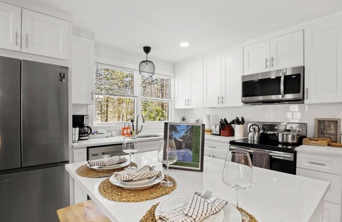 Jamaica Ski Chalet | Modern Cottage between Stratton and Mount Snow