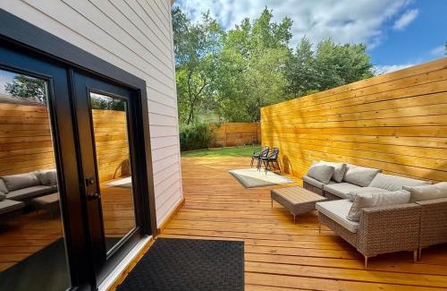 Ponderosa Forest Villa | Modern cottage for 4
