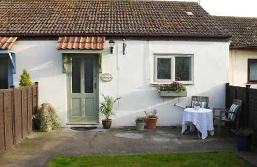 Weston-super-Mare Apartment | Modern Country Cottage Stay