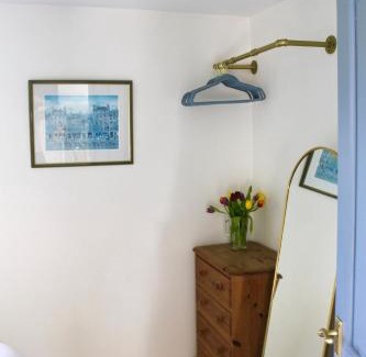 Weston-super-Mare Apartment | Modern Country Cottage Stay