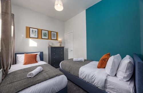 Darlington House | Modern & Cozy 2BR Stay in Darlington
