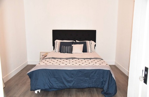 Riverside House | Modern & Cozy Family Home in Wood Streets of Riverside