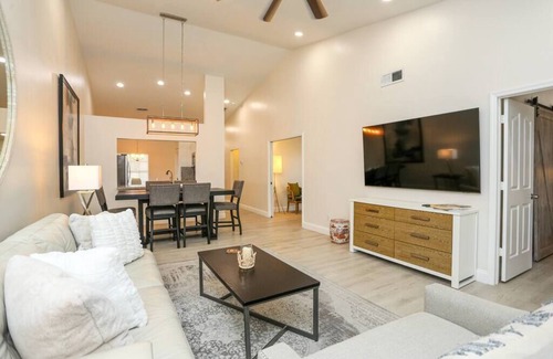 Lely Golf Estates House | Modern Cozy Lakeside retreat with stunning view