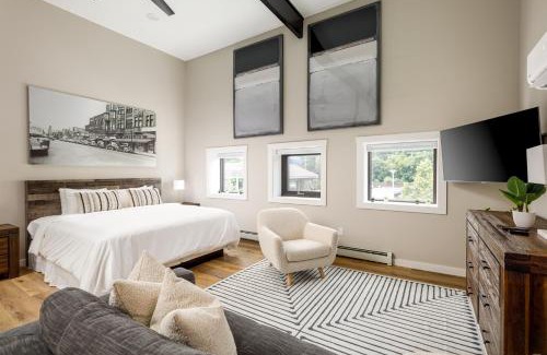 Traverse City Apartment | Modern & Cozy Studio Walk to Downtown & Beach