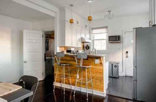 East Mount Airy Apartment | Modern & Cozy Work From Home 1 Bedroom 1st Flr Apt
