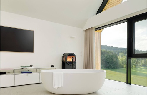 Edelschrott Ski Chalet | Modern design and lots of glass meet forests, meadows, mountains and lakes!