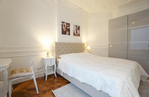 Quartier du Gros-Caillou Apartment | Modern Duplex Close To The Eiffel Tower