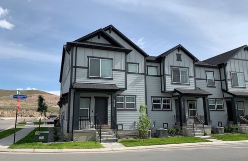 Utah County House | Modern Eagle Mountain Townhome