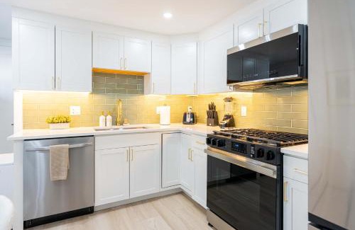 Eagle Hill Apartment | Modern East Boston 2 Bed 2 Bath