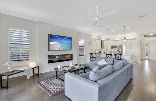 Naples House | MODERN ELEGANT LUXURY HOME - Airy, uncluttered, clean & peaceful