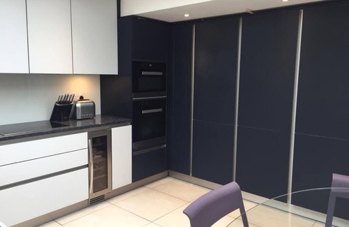Mortlake House | Modern Family 3 Bed Home in Barnes