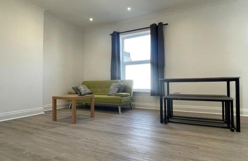 Peterborough Apartment | Modern Flat in PE1 City Centre