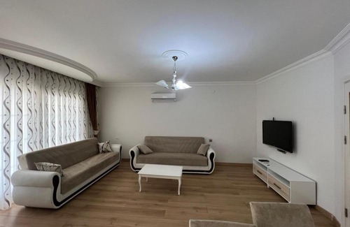 Akbuk Apartment | Modern Flat with Shared Pool and Sauna in Didim