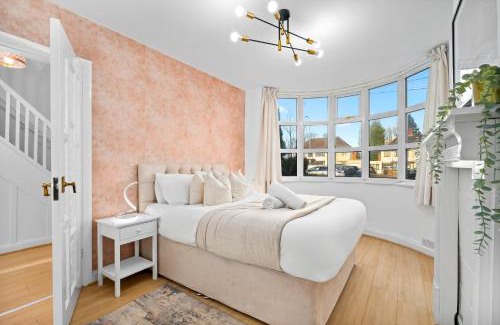 Great Barr House | Modern Four Bed House - Parking - Garden - Netflix 802W
