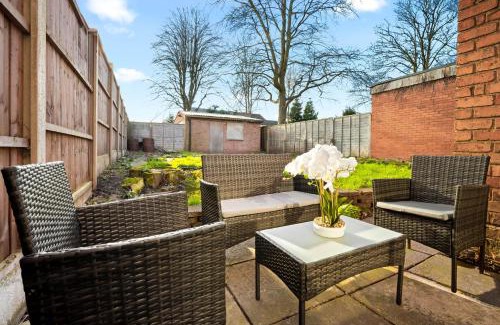 Great Barr House | Modern Four Bed House - Parking - Garden - Netflix 802W