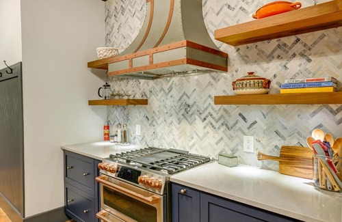 Franklin Apartment | Modern Franklin Studio Prime Downtown Location!