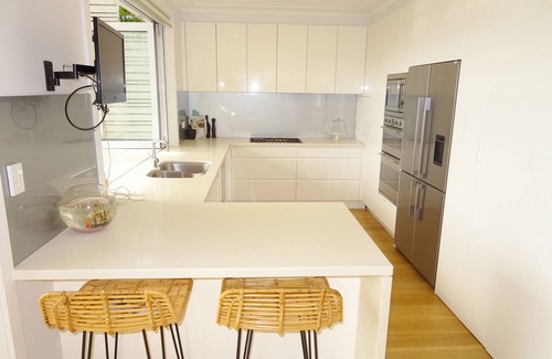 Freshwater House | Modern Freshwater Beach House - Pool, walk to beach, firepit