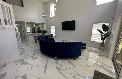 Haines City House | Modern Fully updated Southern Dunes Home - Golf Course Views