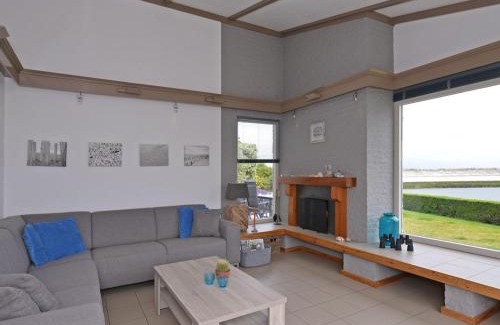 Kamperland House | Modern furnished detached bungalow, located on the marina
