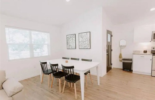 Bradenton Apartment | Modern Ground Floor Rental Unit near Anna Maria Island