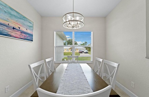 North Port House | Modern Heated Pool Home Close To Downtown Shopping