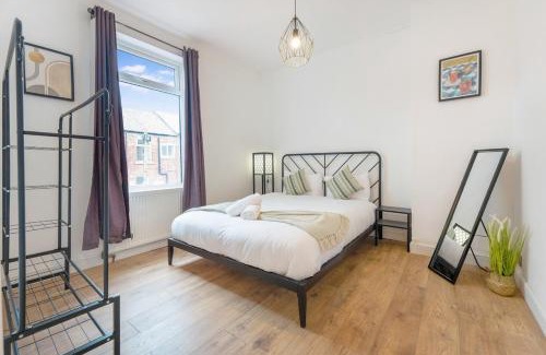 Stanley House | Modern High Spec House, Free Parking, 4 bed, sleeps 7