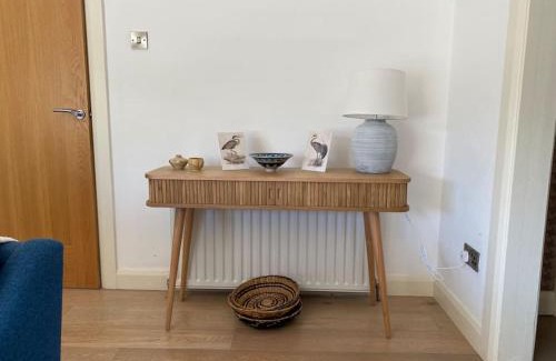 Portstewart House | Modern holiday home with sea view & BBQ hut- close to beach