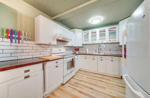 Renton Condo | Modern Home Between Seattle, Tacoma & SEA Airport