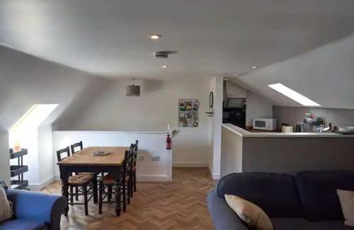 Dersingham House | Modern Home for 4 people including luxury Hot Tub
