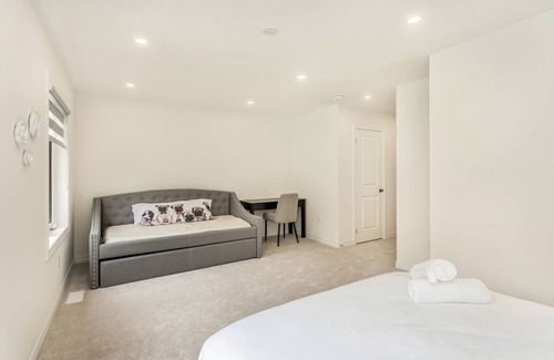 Ancaster House | Modern Home in Ancaster