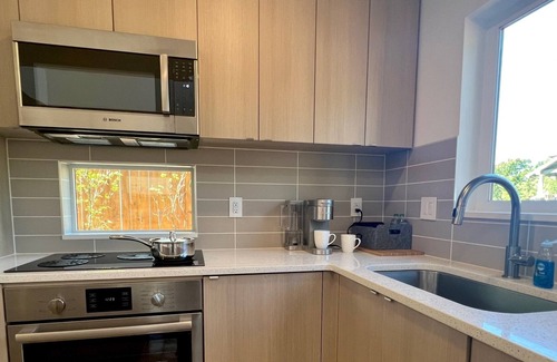 Alberta Arts District House | Modern Home in Prime Alberta Arts District With King Bed and Full Kitchen
