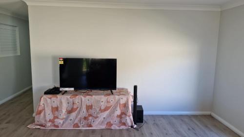 Gobbagombalin House | Modern home with Private ensuite