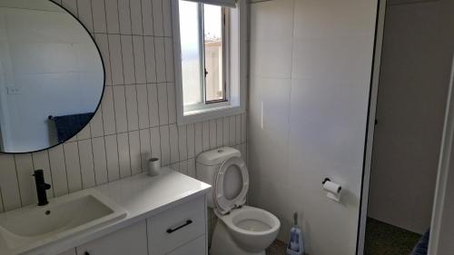 Gobbagombalin House | Modern home with Private ensuite