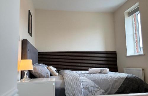 Wolverhampton House | Modern homestay in Wolverhampton