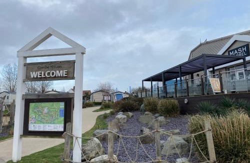 St Leonards-On-Sea Apartment | Modern & Homley 3BR Caravan
