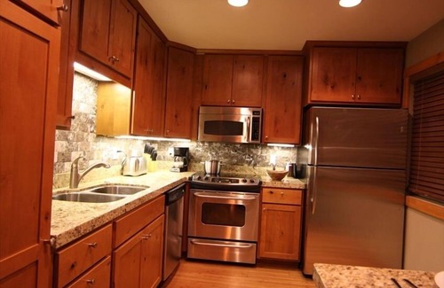Mammoth Lakes Condo | Modern Hotel-Like Luxury! 3 Bed+Loft. Twin Units Book Separately 329292