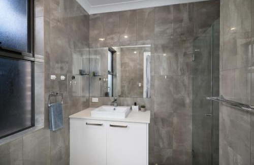 Rostrevor House | Modern house 2 story 4brs 3bath