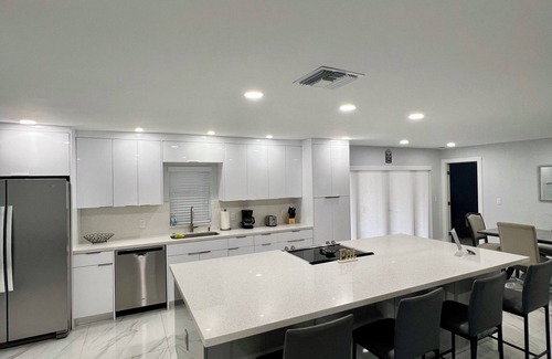 Royal Palm Beach House | Modern house in Palm Beach County