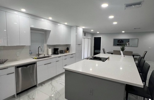 Royal Palm Beach House | Modern house in Palm Beach County