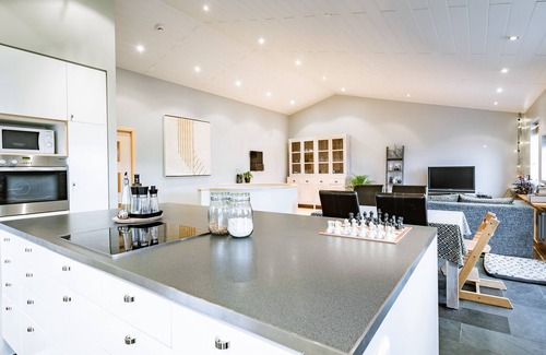 Hafnarfjordur House | Modern house in Reykjavik area, great location to see the Northern Lights